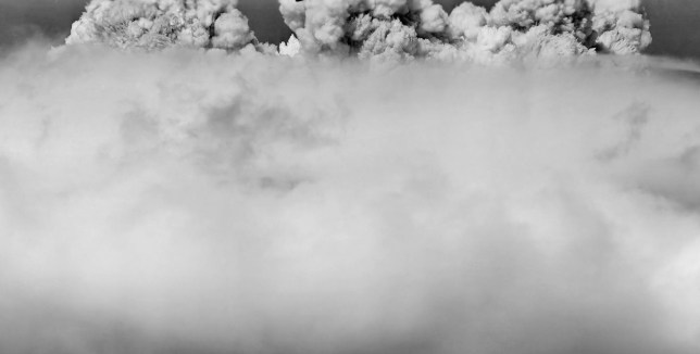 atomic-bomb-beach-black-and-white-73909